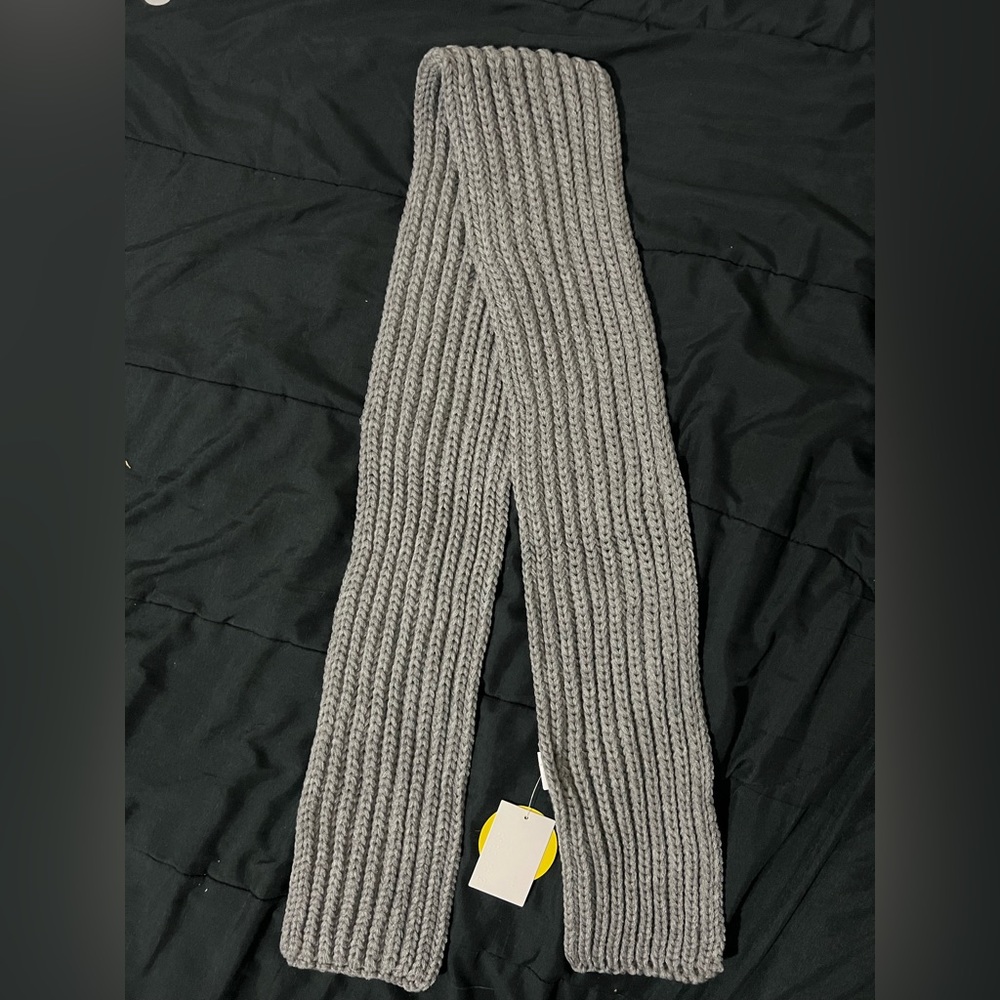Forever 21 Heather Gray Knit Scarf New with Tags